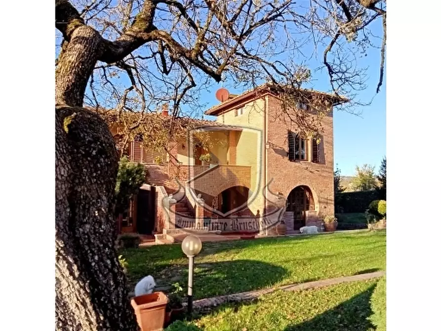 Immagine 5 di Villa in vendita  a Sovicille