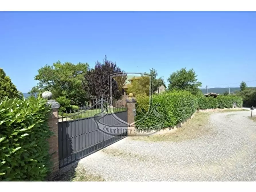 Immagine 10 di Villa in vendita  a Sovicille