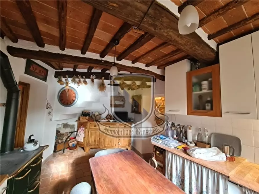 Immagine 3 di Villa in vendita  a Monticiano