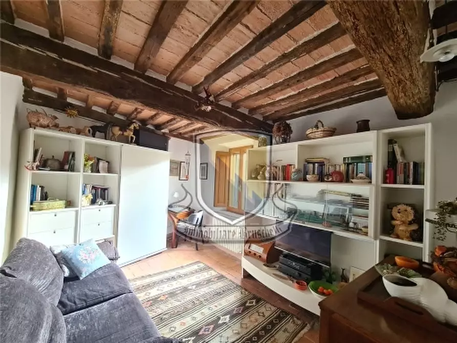 Immagine 10 di Villa in vendita  a Monticiano