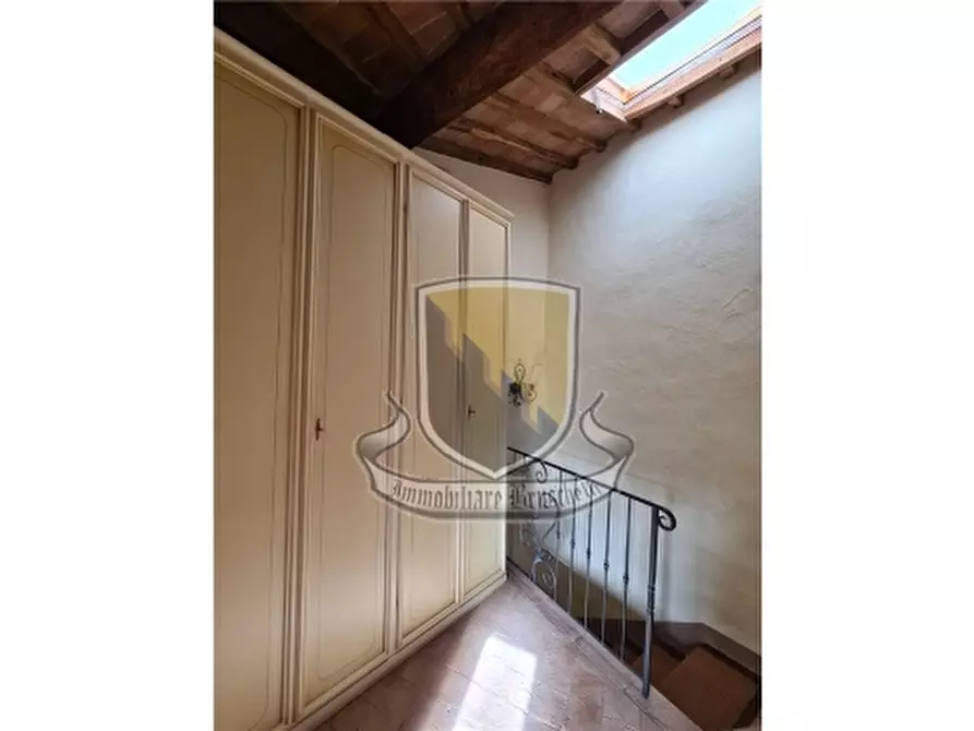 Immagine 26 di Villa in vendita  a Monticiano