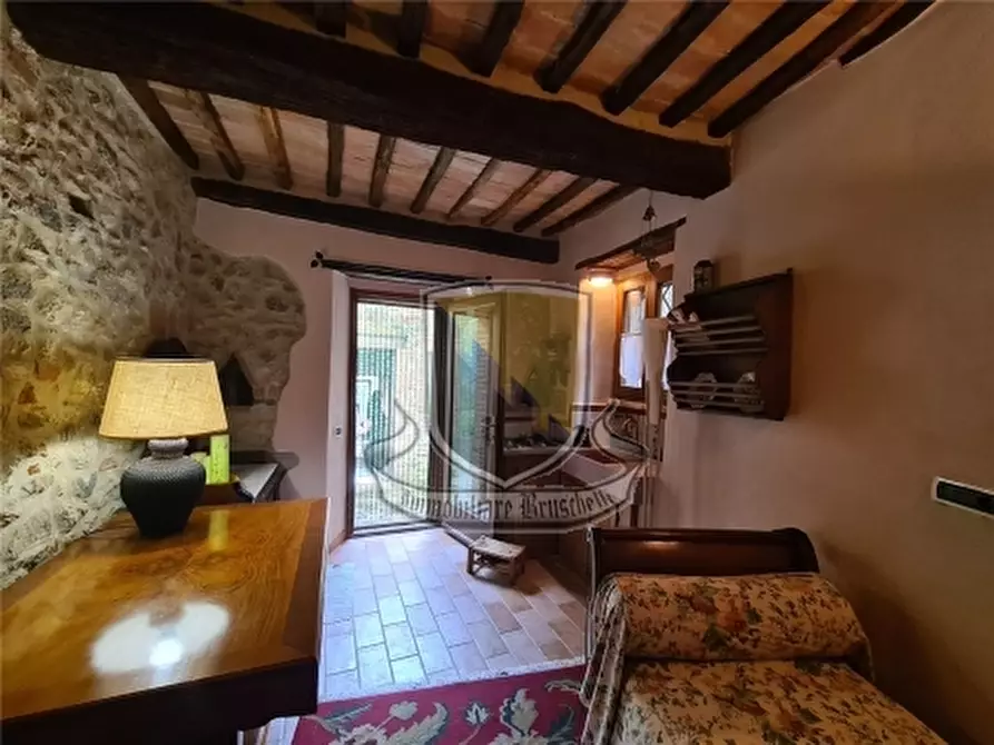 Immagine 31 di Villa in vendita  a Monticiano