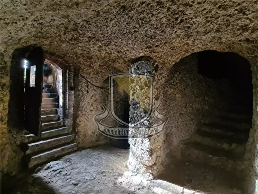 Immagine 39 di Villa in vendita  a Monticiano