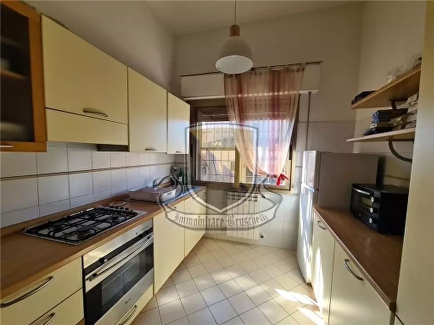 Immagine 13 di Villa in vendita  a Siena