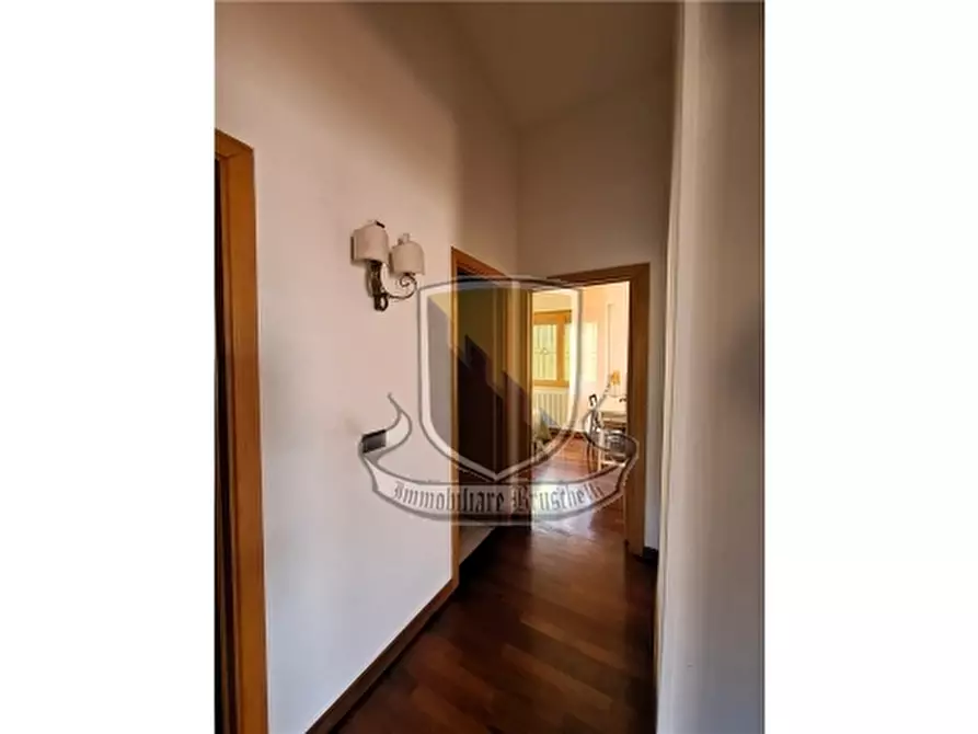 Immagine 15 di Villa in vendita  a Siena