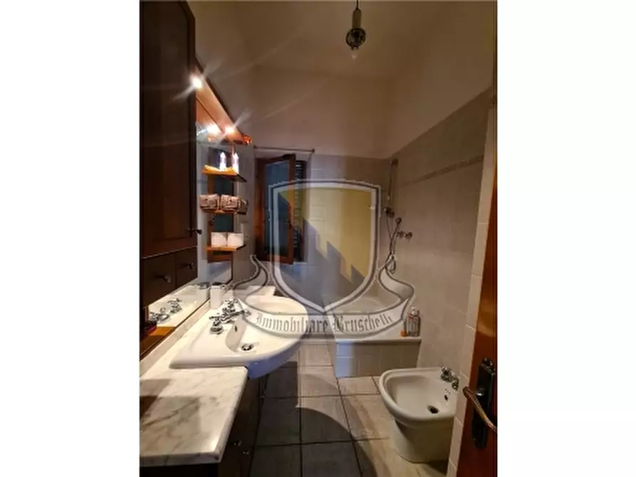 Immagine 20 di Villa in vendita  a Siena