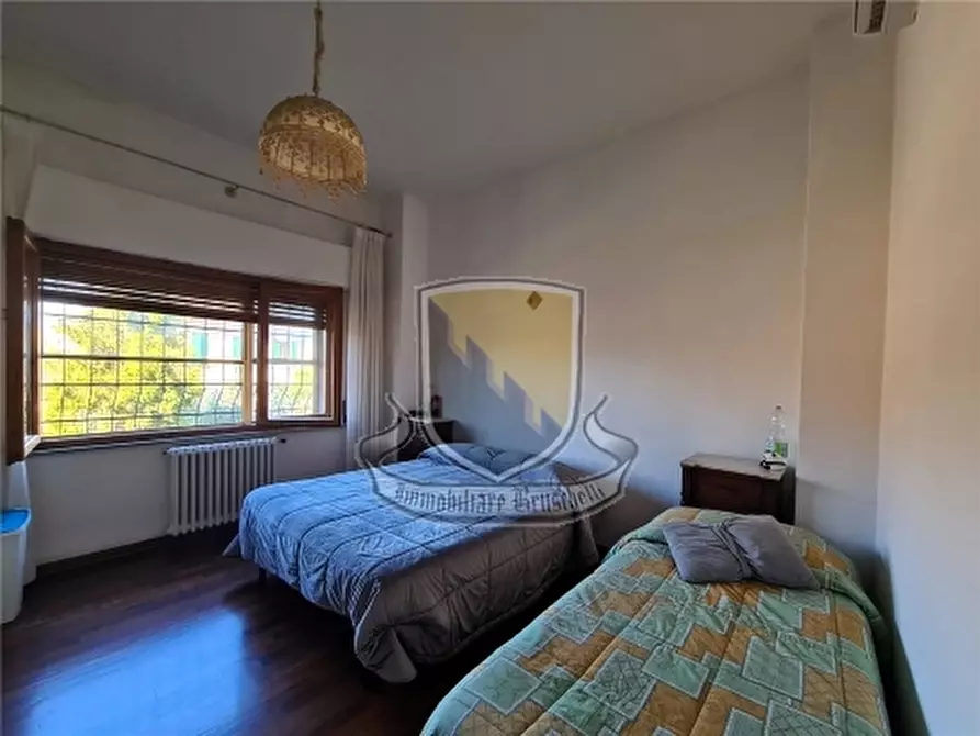 Immagine 22 di Villa in vendita  a Siena