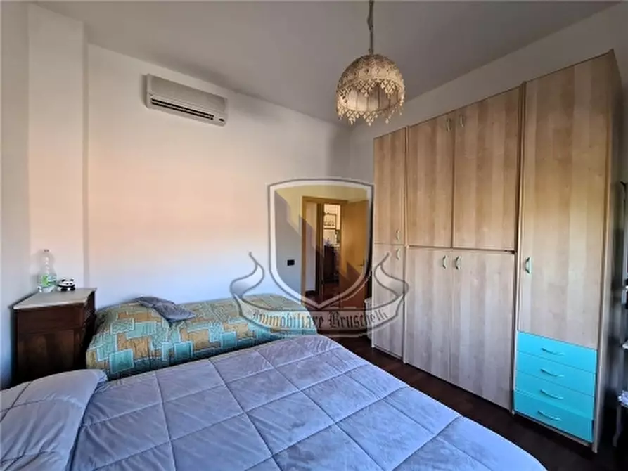 Immagine 23 di Villa in vendita  a Siena