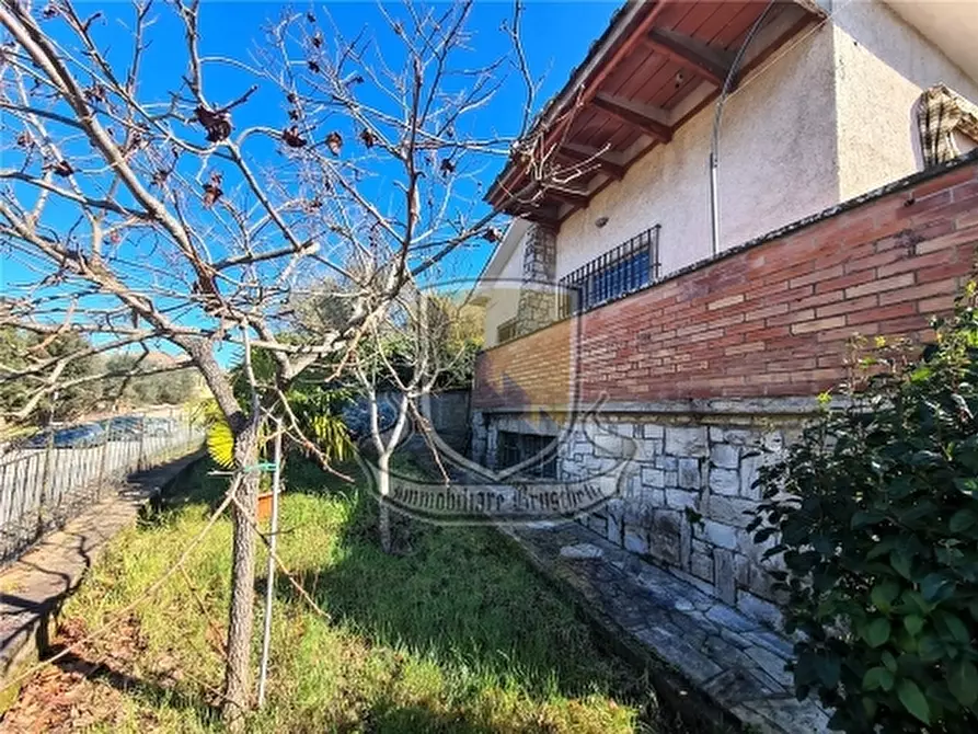 Immagine 33 di Villa in vendita  a Siena