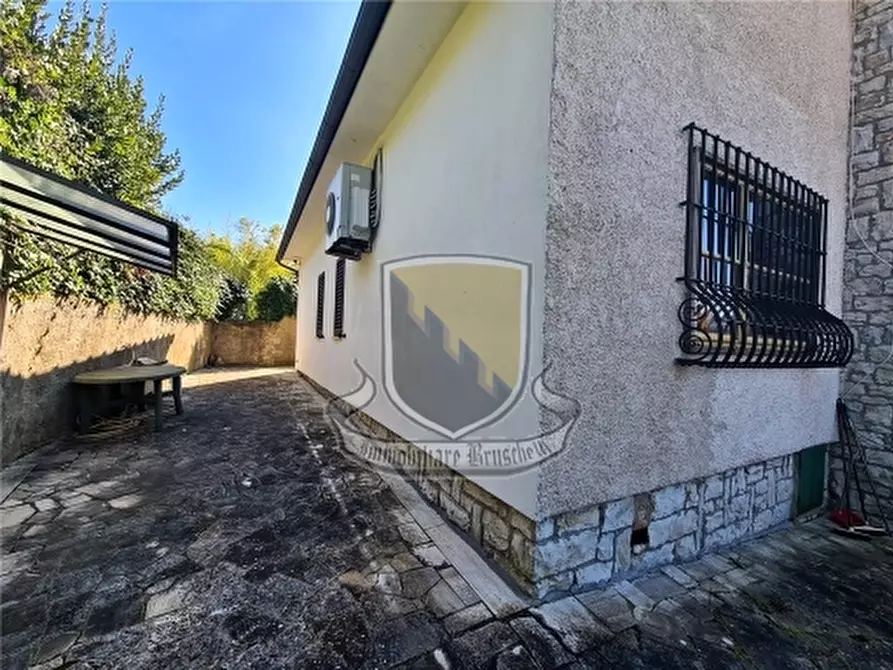 Immagine 34 di Villa in vendita  a Siena