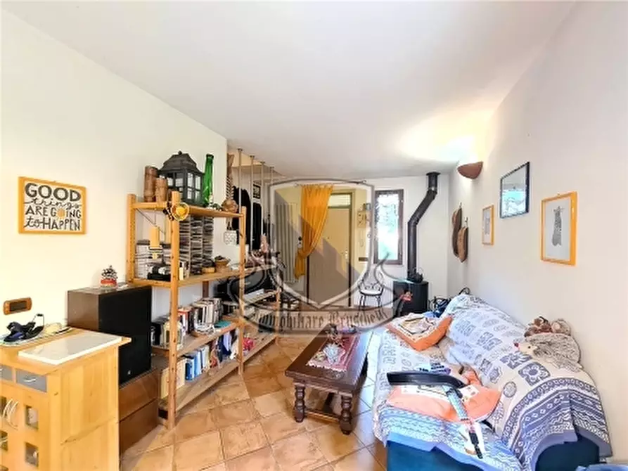 Immagine 5 di Villa in vendita  a Monticiano