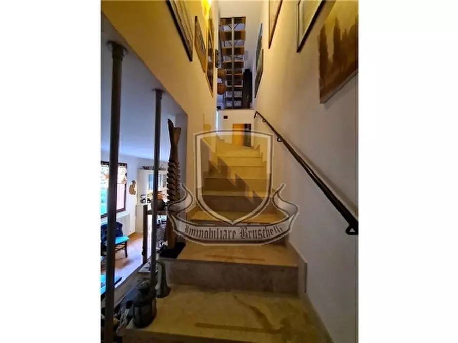 Immagine 9 di Villa in vendita  a Monticiano