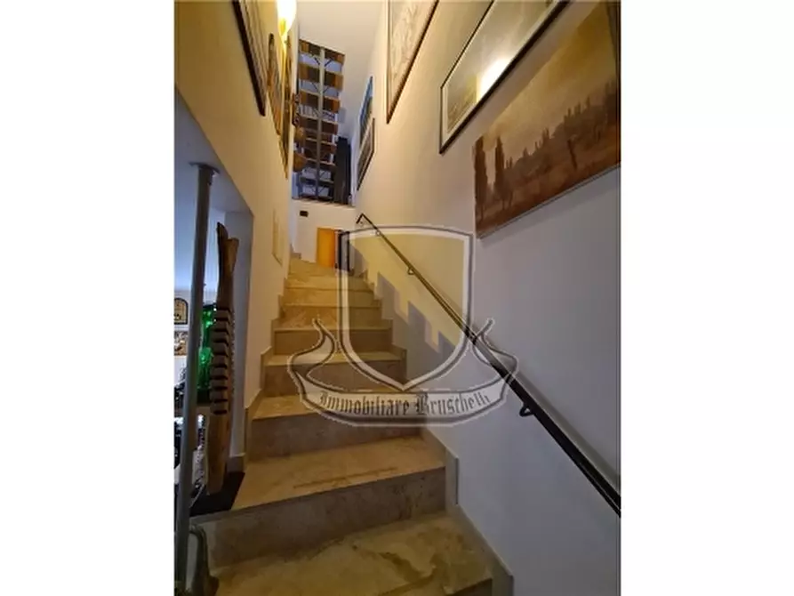 Immagine 10 di Villa in vendita  a Monticiano