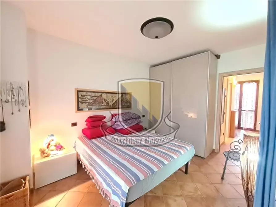 Immagine 12 di Villa in vendita  a Monticiano