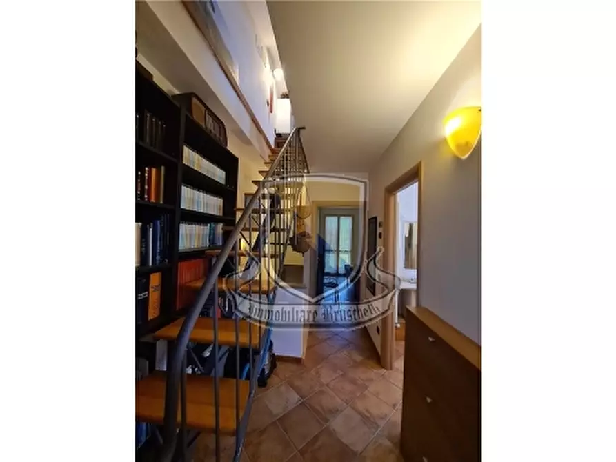 Immagine 17 di Villa in vendita  a Monticiano