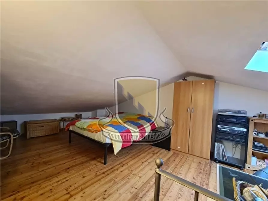 Immagine 21 di Villa in vendita  a Monticiano