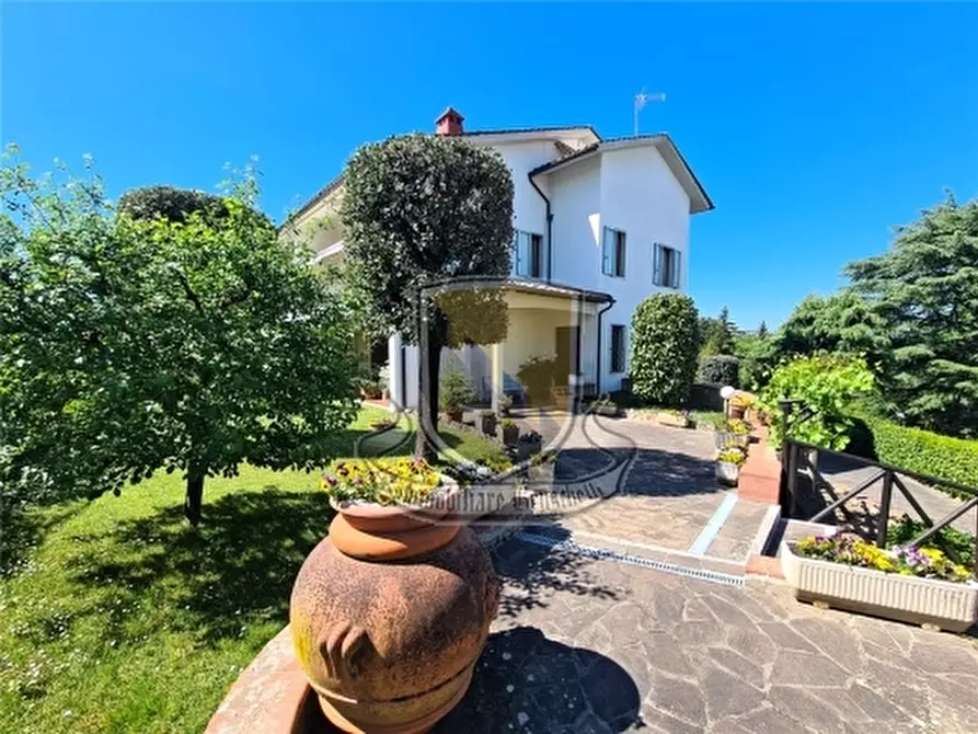 Immagine 1 di Villa in vendita  a Castelnuovo Berardenga