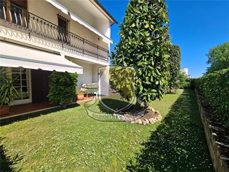 Immagine 22 di Villa in vendita  a Castelnuovo Berardenga