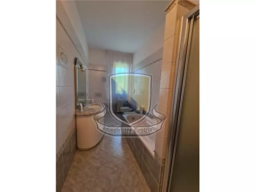 Immagine 28 di Villa in vendita  a Castelnuovo Berardenga
