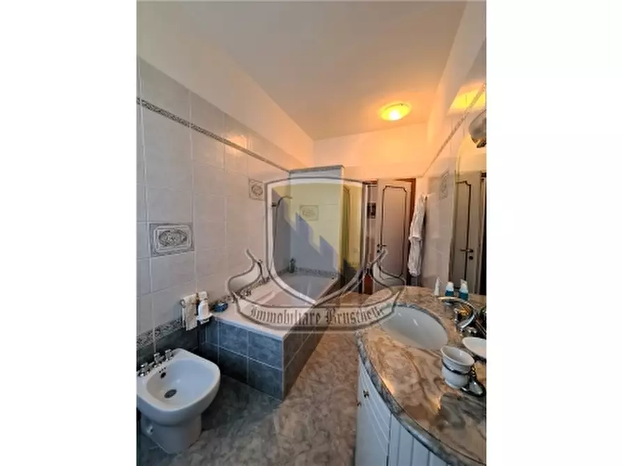 Immagine 29 di Villa in vendita  a Castelnuovo Berardenga