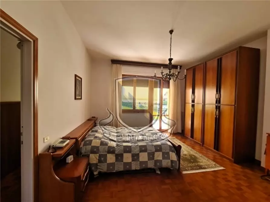 Immagine 33 di Villa in vendita  a Castelnuovo Berardenga