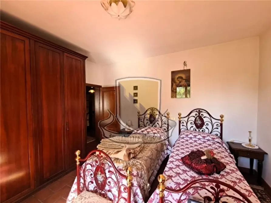 Immagine 34 di Villa in vendita  a Murlo