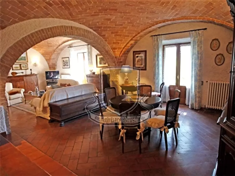 Immagine 13 di Rustico / casale in vendita  a Siena