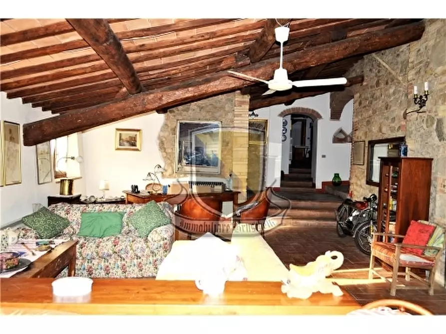 Immagine 11 di Rustico / casale in vendita  a Casole D'elsa