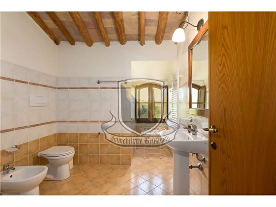 Immagine 19 di Rustico / casale in vendita  a San Gimignano