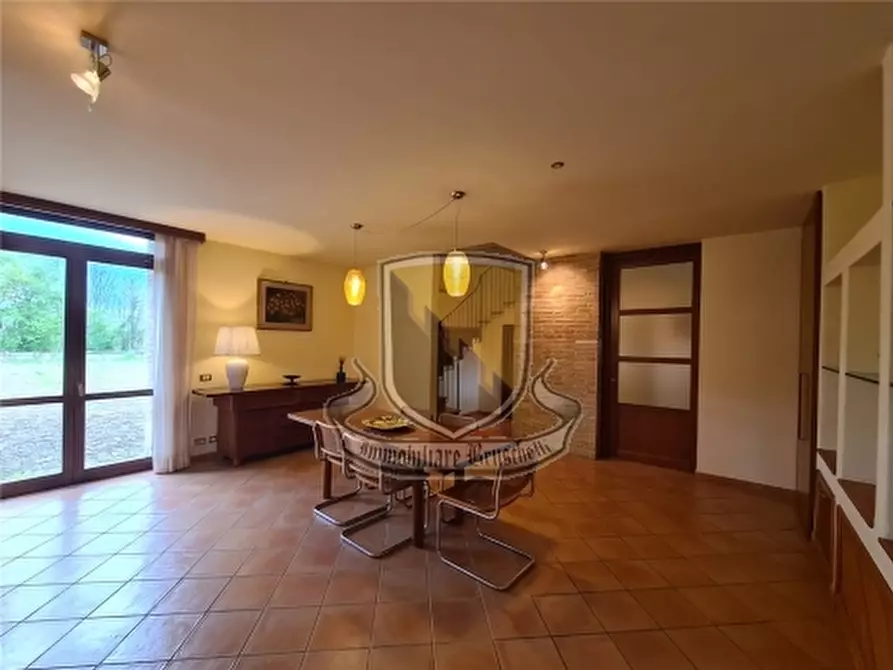 Immagine 8 di Rustico / casale in vendita  a Siena