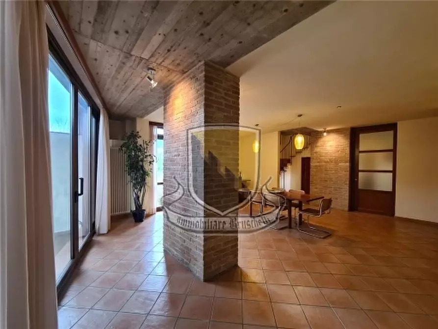 Immagine 11 di Rustico / casale in vendita  a Siena