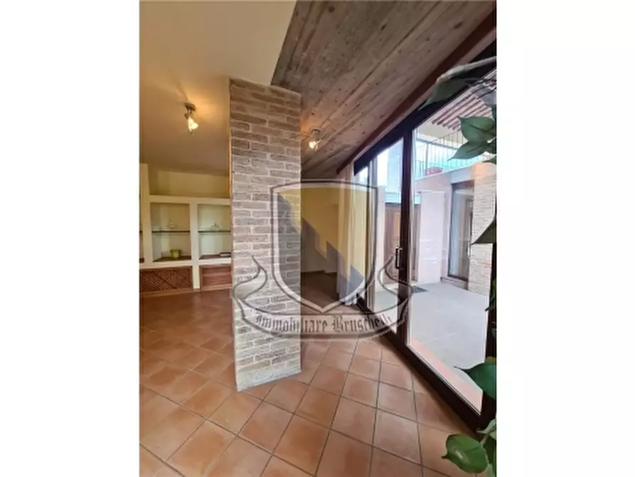 Immagine 12 di Rustico / casale in vendita  a Siena