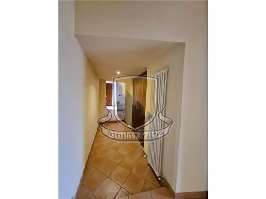 Immagine 14 di Rustico / casale in vendita  a Siena