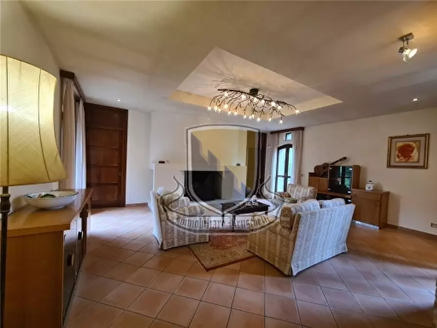 Immagine 15 di Rustico / casale in vendita  a Siena