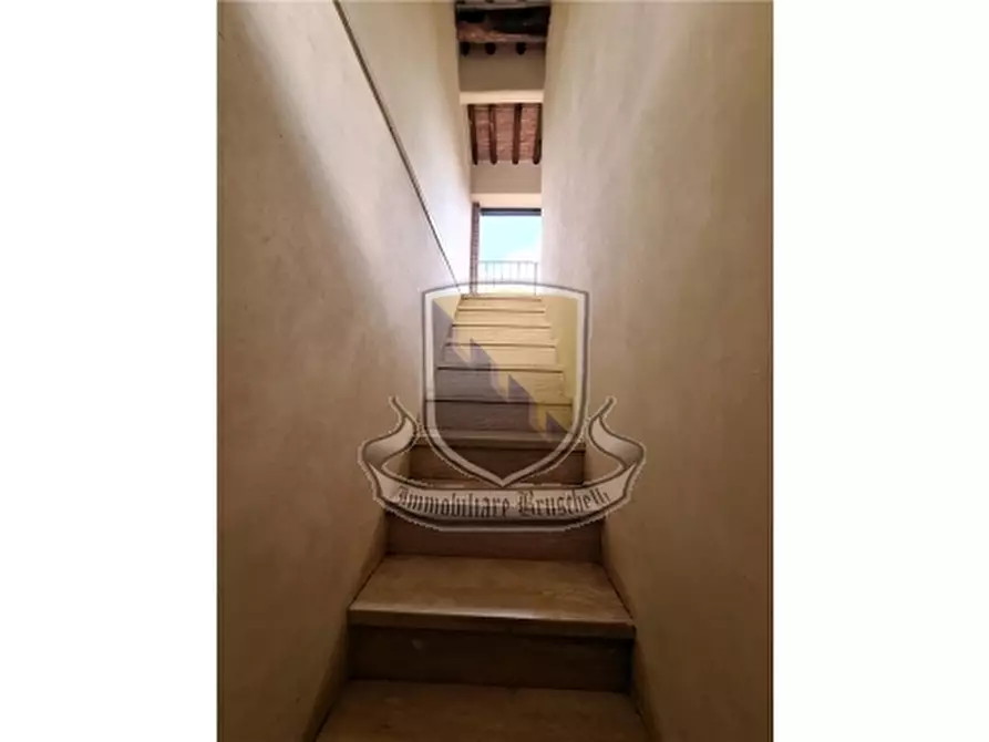 Immagine 20 di Rustico / casale in vendita  a Siena