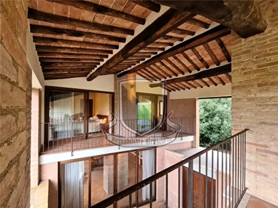 Immagine 25 di Rustico / casale in vendita  a Siena