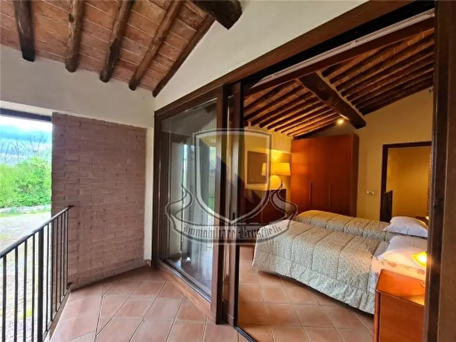 Immagine 29 di Rustico / casale in vendita  a Siena