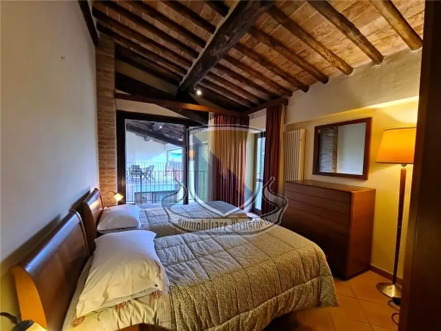 Immagine 32 di Rustico / casale in vendita  a Siena