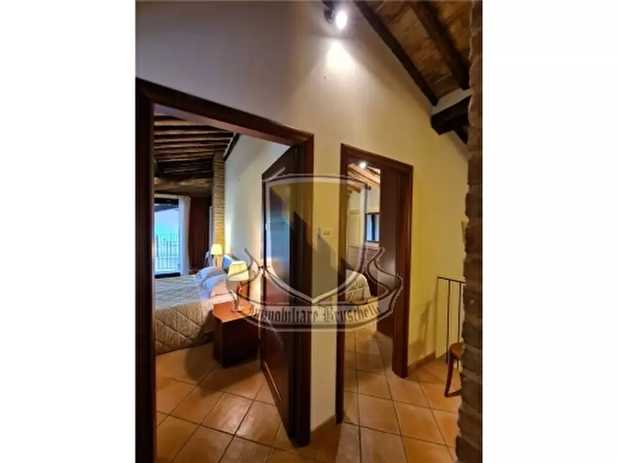 Immagine 33 di Rustico / casale in vendita  a Siena