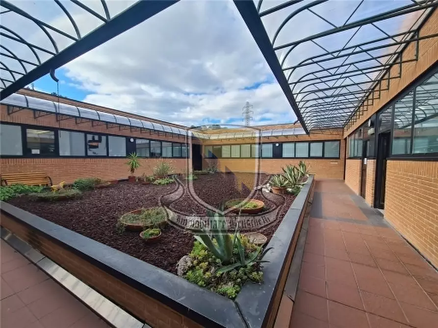 Immagine 2 di Negozio in vendita  a Siena