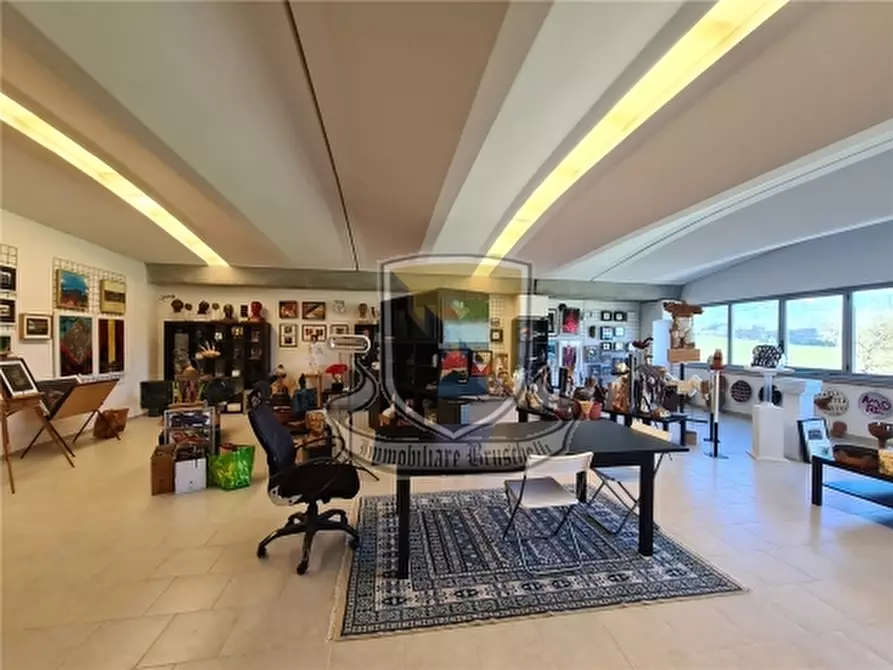 Immagine 1 di Magazzino in vendita  a Sovicille