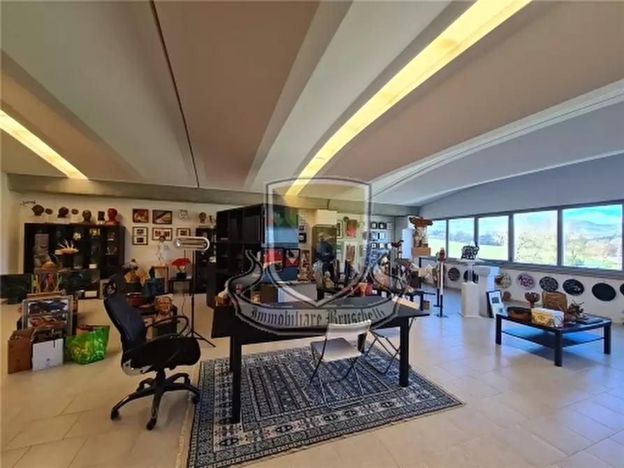 Immagine 2 di Magazzino in vendita  a Sovicille