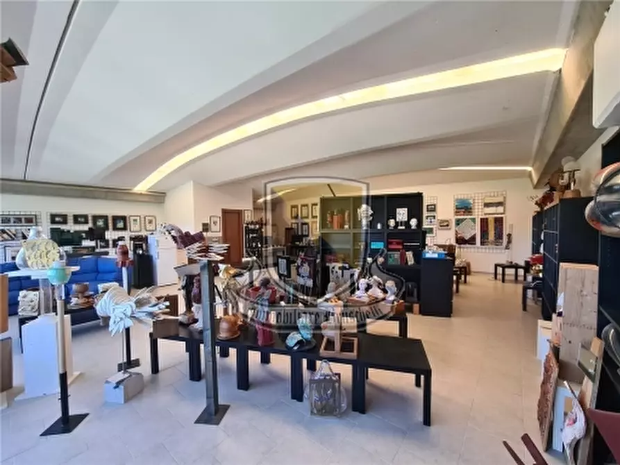 Immagine 7 di Magazzino in vendita  a Sovicille