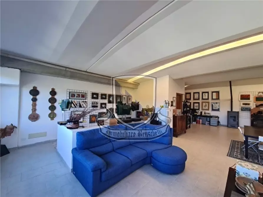 Immagine 11 di Magazzino in vendita  a Sovicille