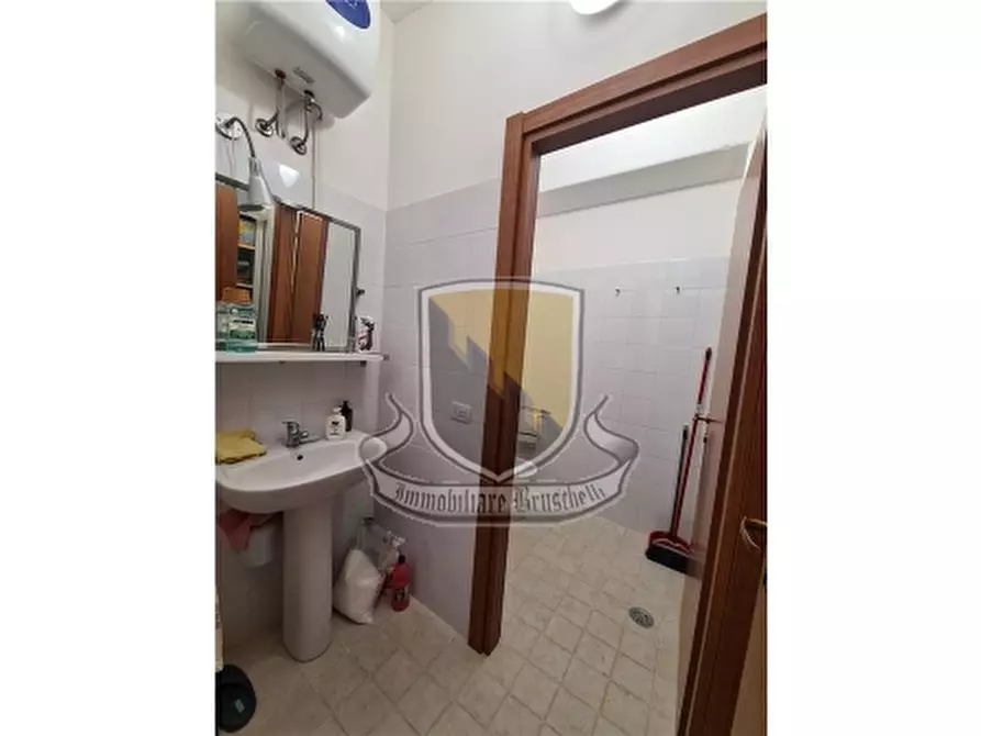 Immagine 16 di Magazzino in vendita  a Sovicille