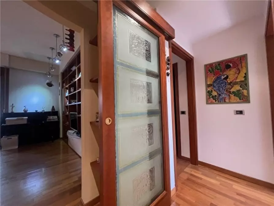 Immagine 13 di Appartamento in vendita  a Firenze