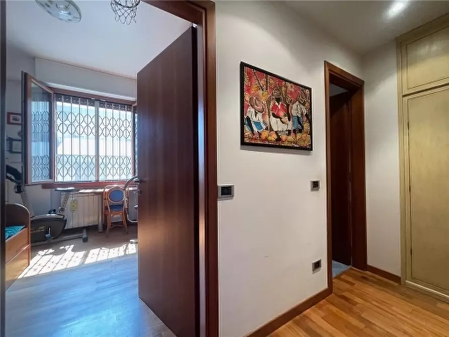 Immagine 18 di Appartamento in vendita  a Firenze