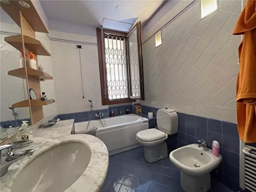 Immagine 28 di Appartamento in vendita  a Firenze