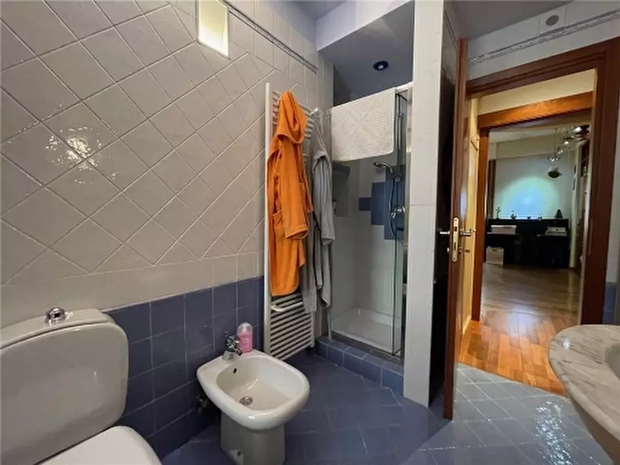 Immagine 32 di Appartamento in vendita  a Firenze