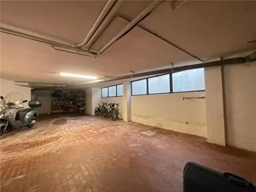 Immagine 40 di Appartamento in vendita  a Firenze